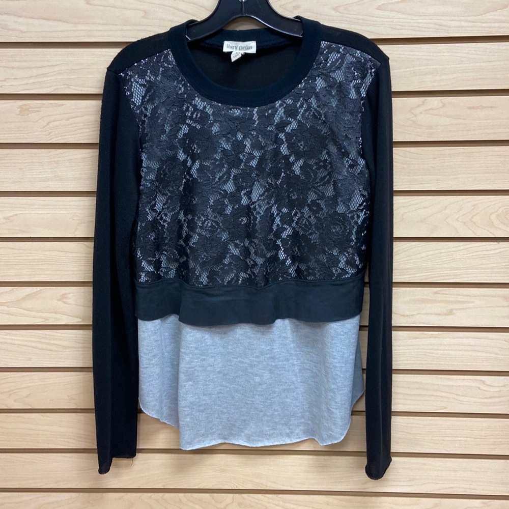 Liberty Garden high fashion women SWEATER Size MEDIUM